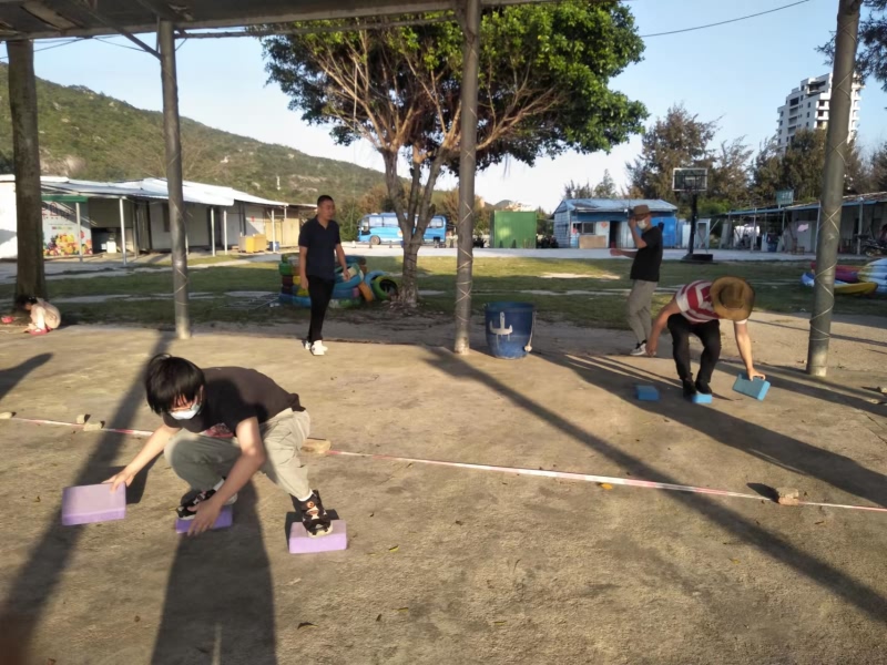 82bb7adff7ab1b01cbd339ca5004f65d.jpg 摸石過河3.jpg